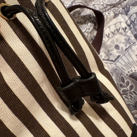 HENRI BENDEL wine tote crossbody - Picture 8 of 8